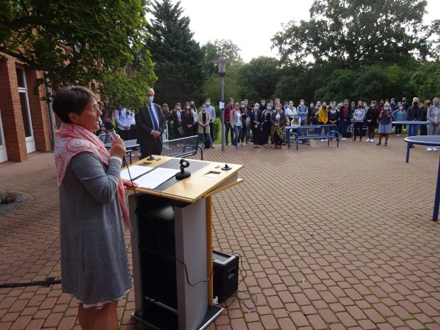 Begrüßung der neuen Studierenden des Fachbereichs Steuerverwaltung Begrüßung der neuen Studierenden des Fachbereichs Steuerverwaltung