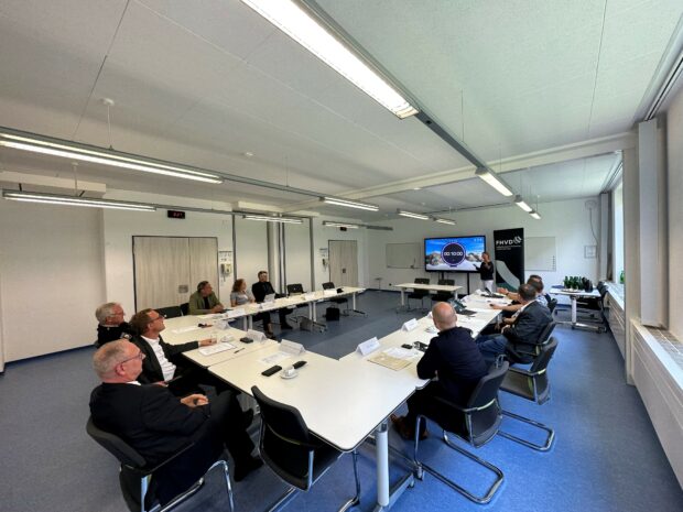 Besuch des Ministers für Digitalisierung und Chef der Staatskanzlei in Schleswig-Holstein Dirk Schrödter am 23.08.2023 in Altenholz Besuch des Ministers für Digitalisierung und Chef der Staatskanzlei in Schleswig-Holstein Dirk Schrödter am 23.08.2023 in Altenholz